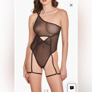 NWT- Hauty Asymmetric Striped Teddy With Garters, black, medium